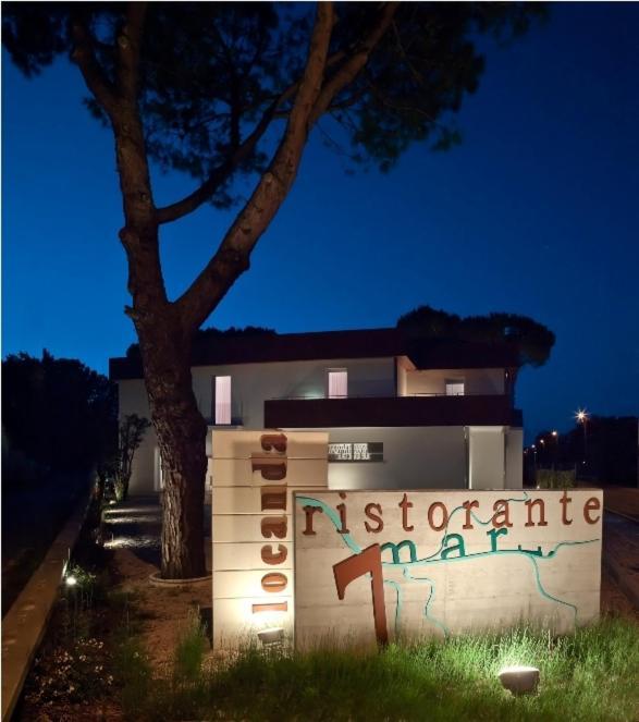 Locanda Ristorante 7 Mari Porto Viro Bagian luar foto
